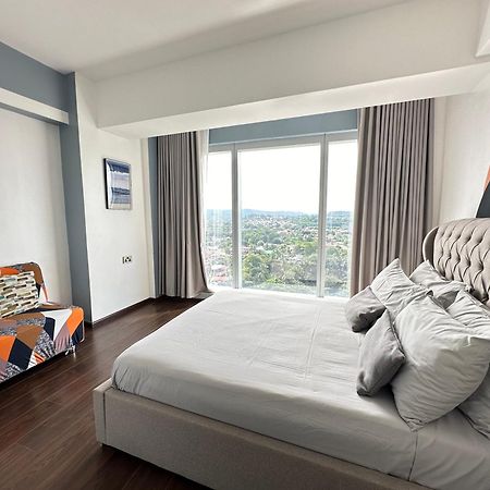Condotel Aeon Towers Davao 20Mbps Wifi エクステリア 写真